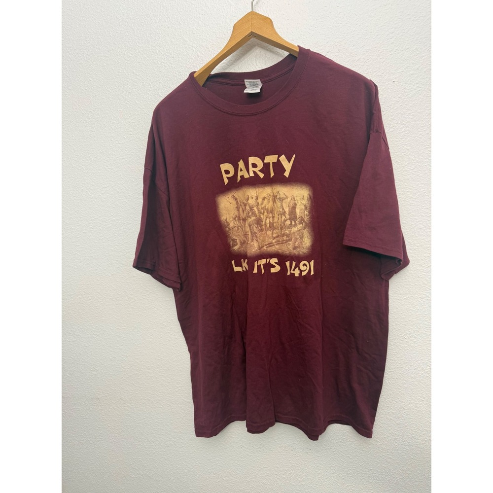 Gildan DryBlend Party Like Its 1491 Graphic T-Shirt Mens 3XL Maroon Burgundy